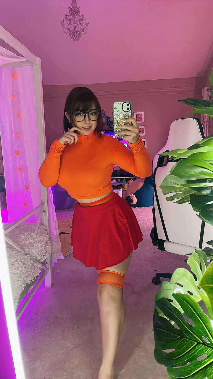 Velma By Serinid