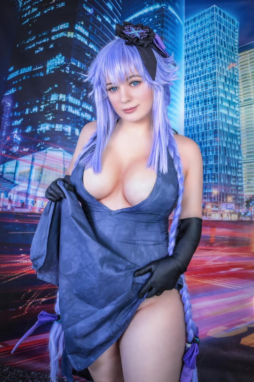 Can There Be Too Much Cleavage Purple Heart By Lysande