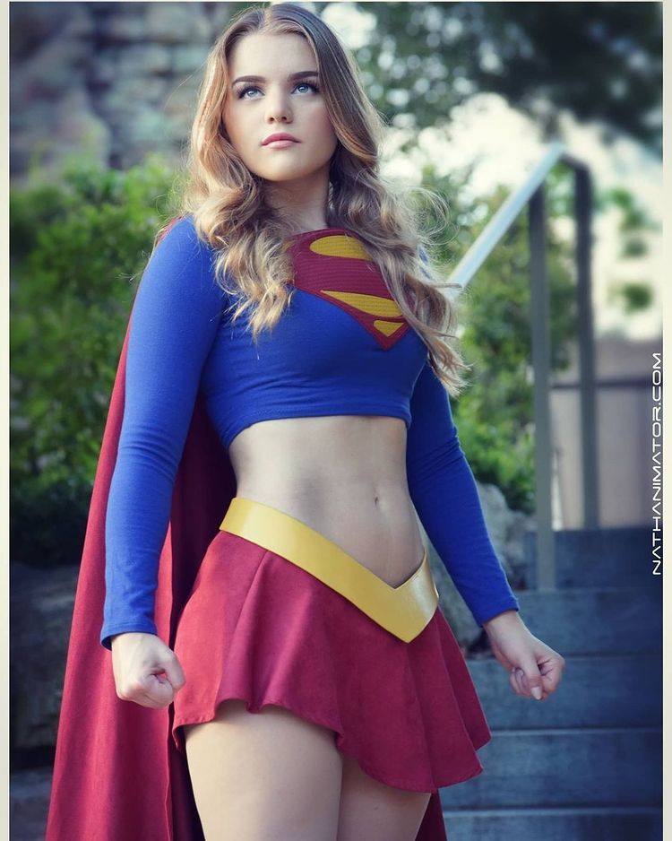 Fabulous Look As Supergirl Cosplay By Monicatula
