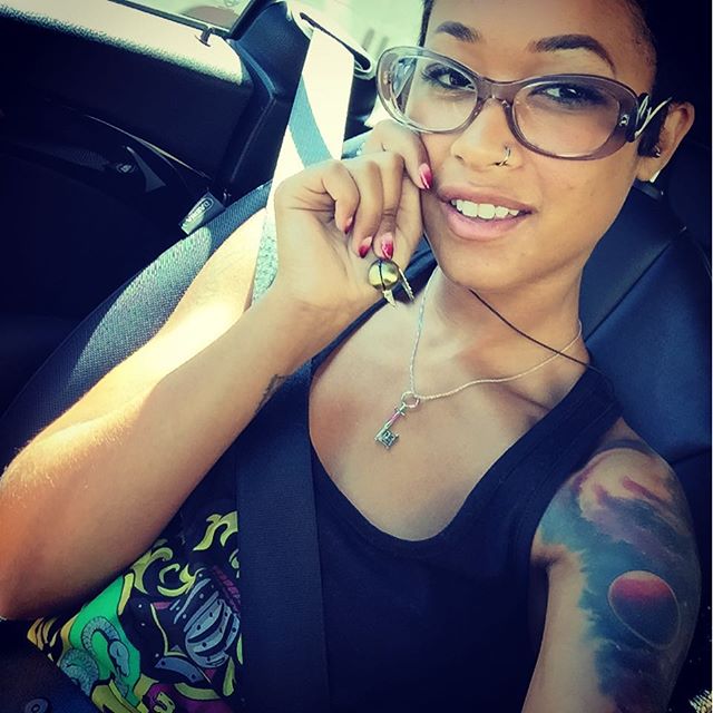 Skin Diamond Car Selfie Ith The Golden Snitch In Her Han