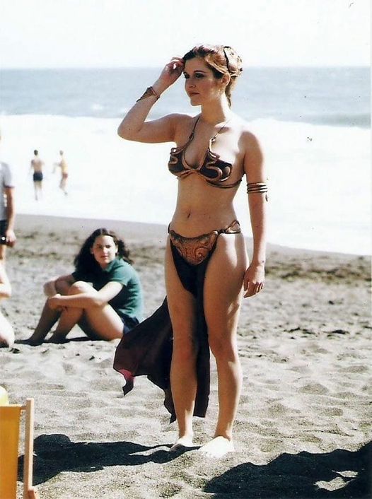 The Famous Beach Shoot Slave Leia By Carrie Fishe