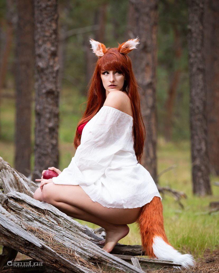 Would You Like To Own Your Very Own Fox Girl Holo Cosplay By The Lovely Ipeachyswee