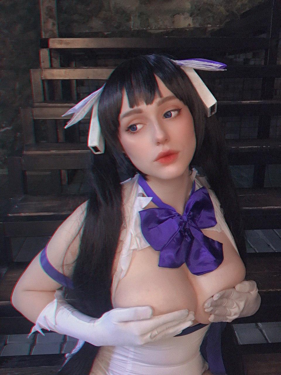 You Promise Youll Join My Familia If I Let Them Go Hestia Cosplay By Shador