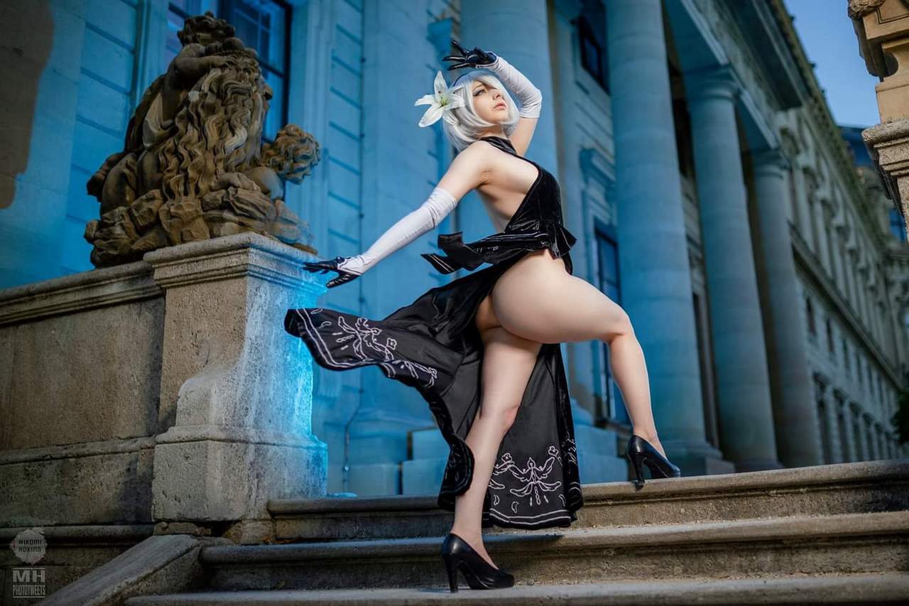 2b Channeling Her Inner Marilyn Manroe What Do You Think By Mikomi Hokin
