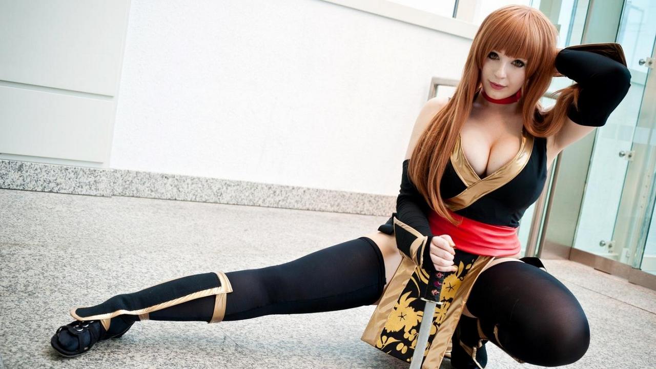 Kana Cosplay As Kasumi From Dead Or Aliv