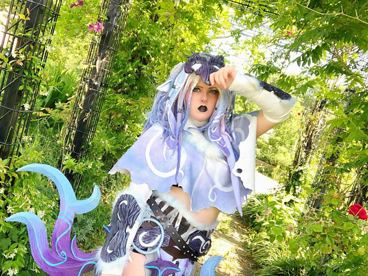 Kindred Cosplay From League Of Legend