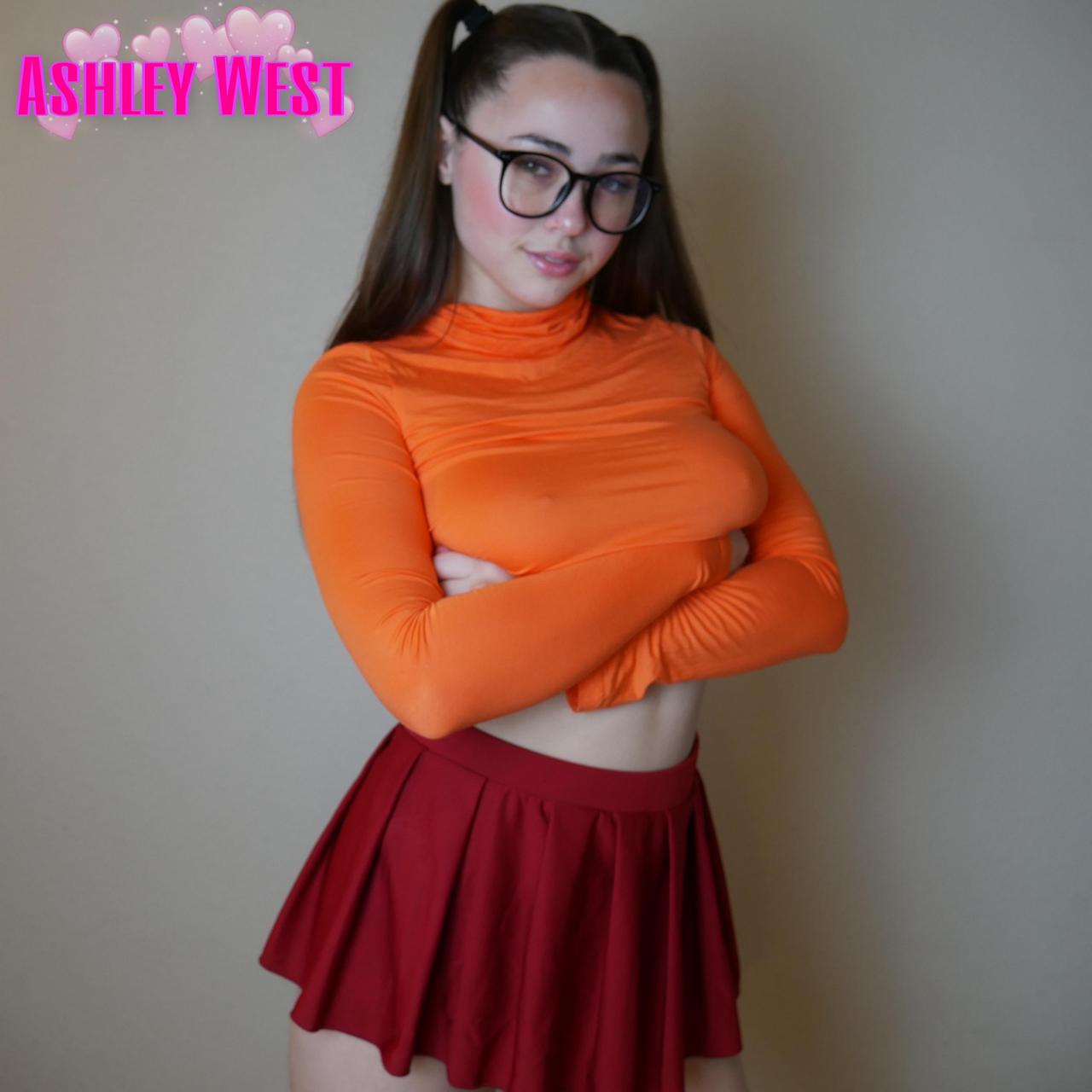 Velma Is Getting Sluttier Theses Day