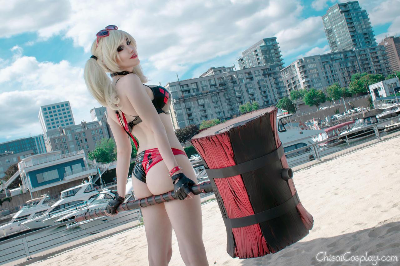 Harley Quinn At The Beach By Chisaicospla