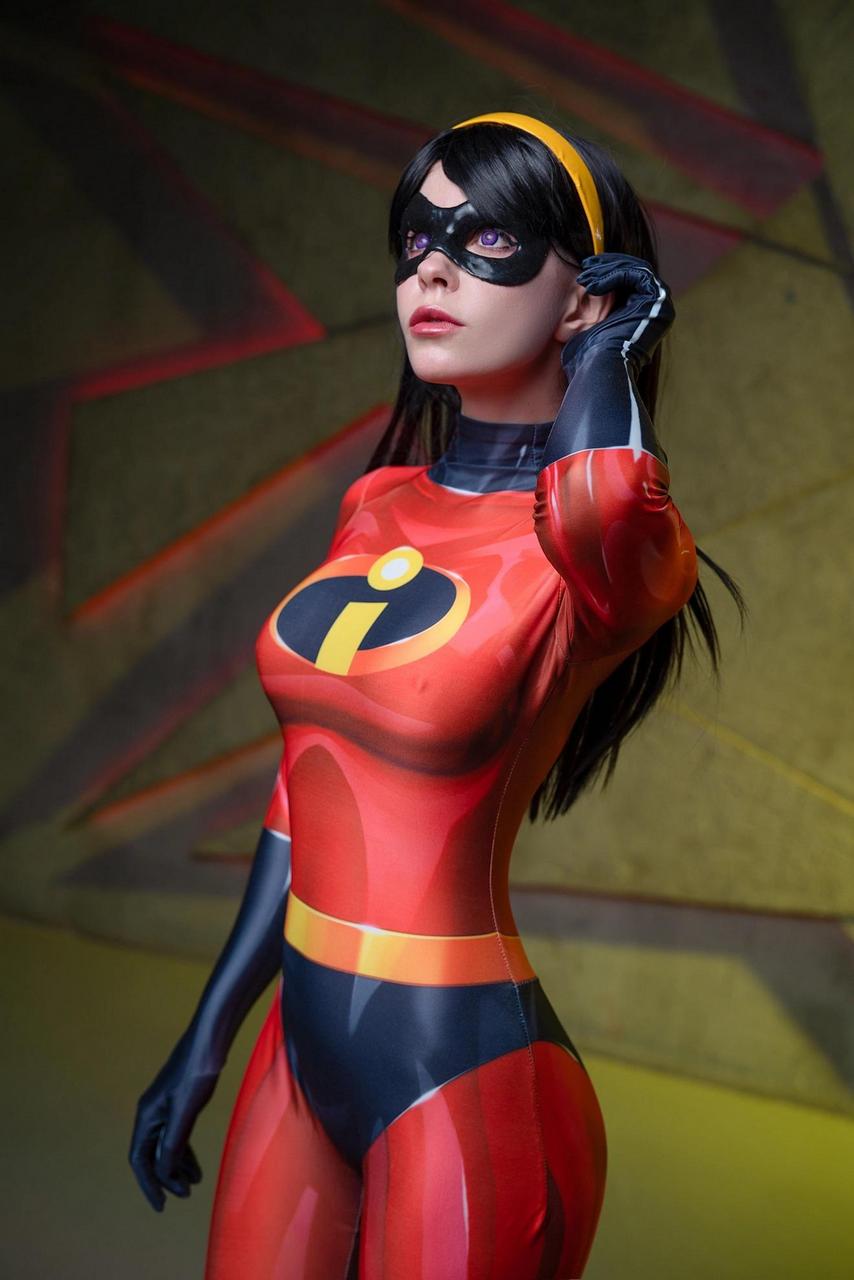 The Incredibles Cosplay By Caterpillarco