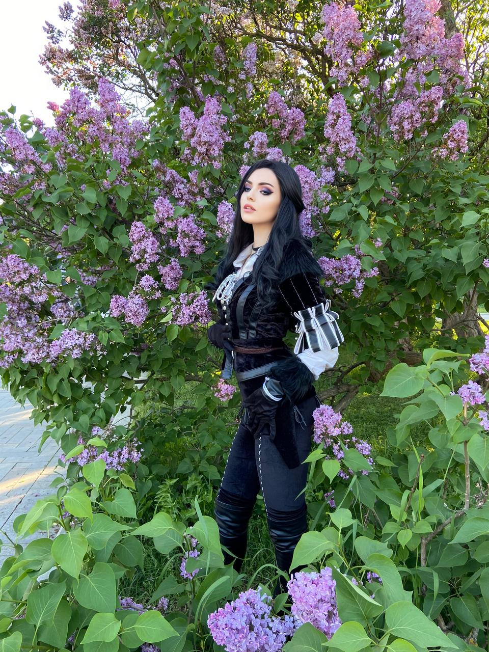 Yennefer Cosplay By Mightyraccoon Its Just A Backstage Pic Ye
