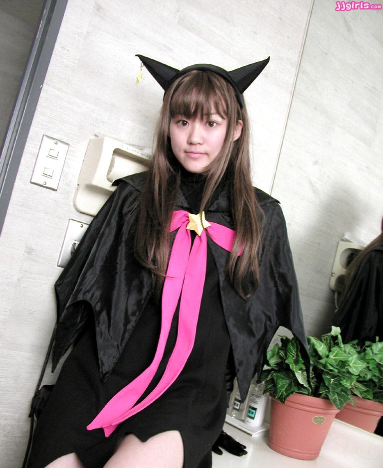 Japanese Cosplay Mia Outdoor Catwalk Girls
