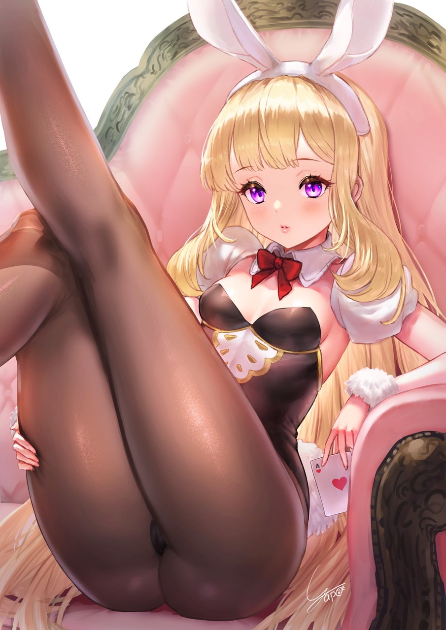 Cute Bunny With Great Thighs Thighdeolog