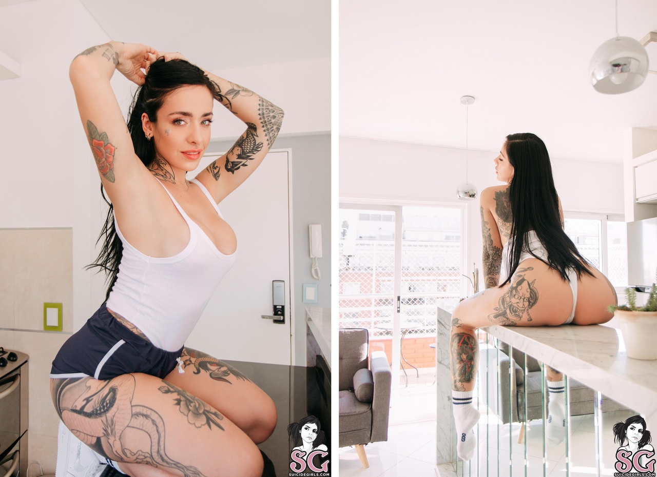 Enjoy A Sultry Saturday With Sg Hopeful Venusthea Only On Suicidegirls Cospla