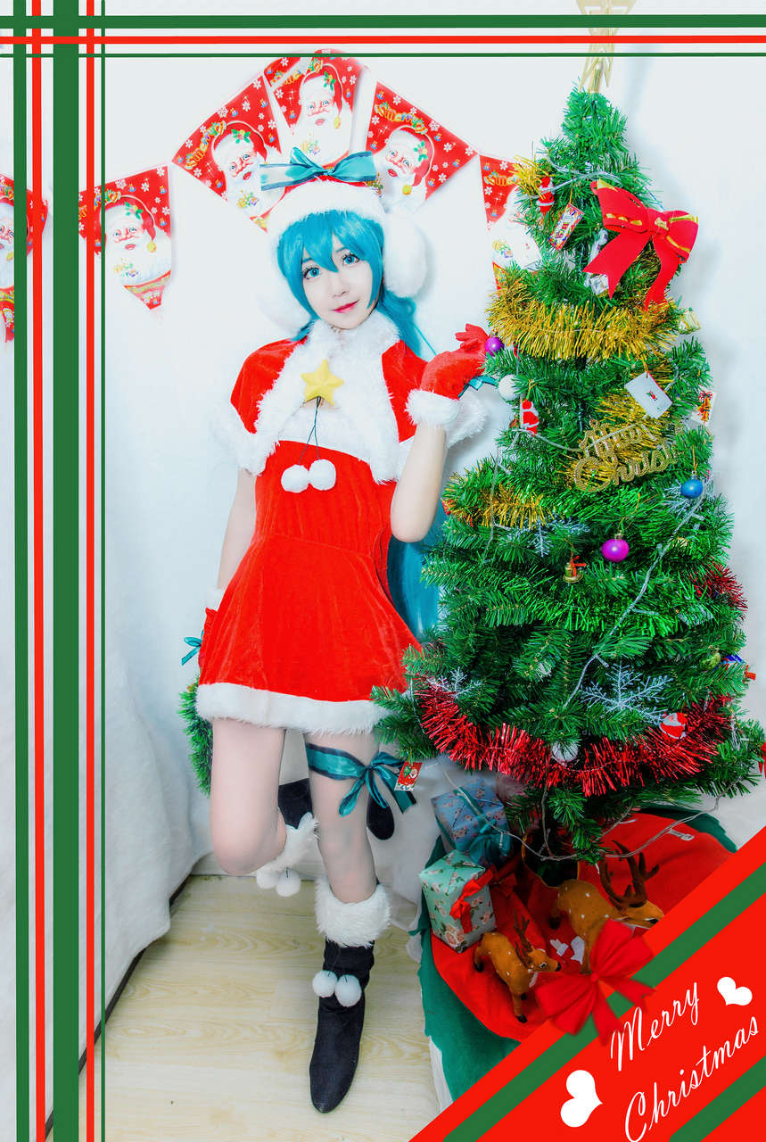 Spend Christmas With Miku